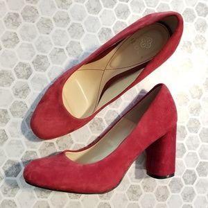 Isola Eleni Red Suede Heels Size 8 Pumps